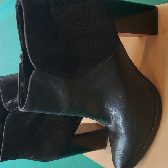 Nine West leather bootie size 8 - Picture 4 of 6